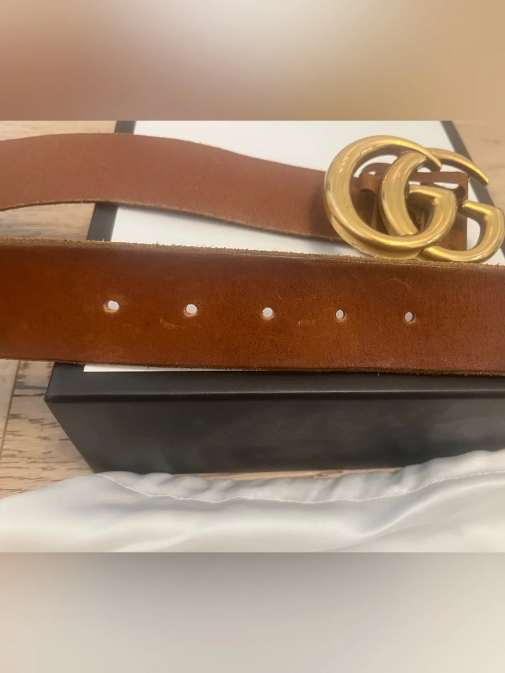 Gucci elegant tan